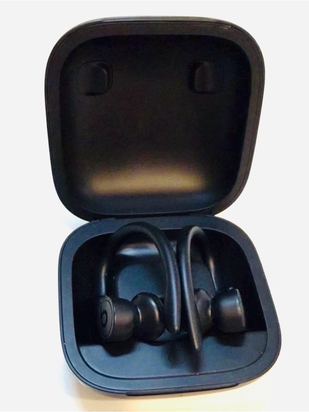 Beats by Dr. Dre Powerbeats Pro Wireless Earbuds in Black in  Working Perfectly